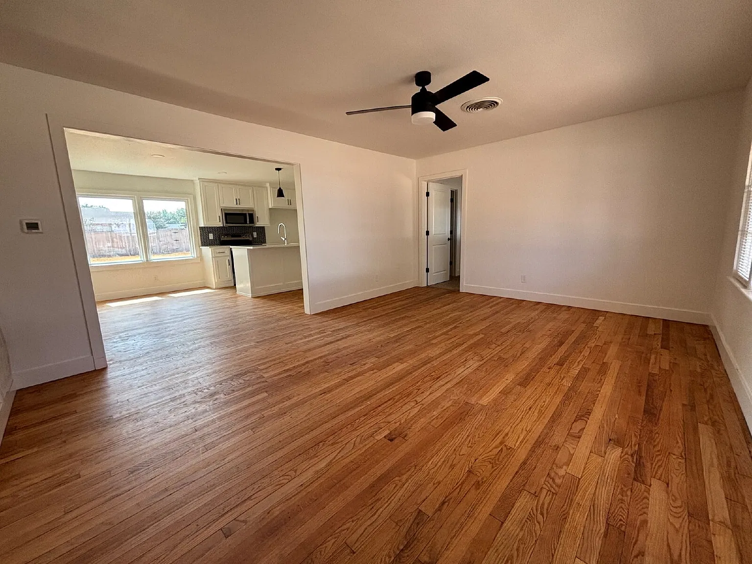 3 bed, 2.0 bath, 1627 sqft, $1,500 — Photo 3