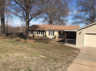 4320 NW Green Hills Rd, Topeka, KS 66618