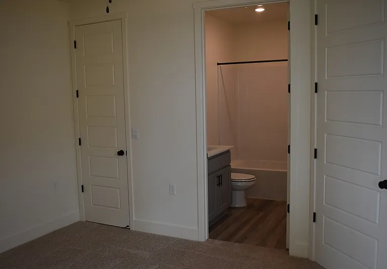 682 Stephanie Dr #2 — Photo 7