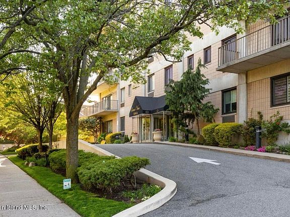 4th image of 31 Hylan Blvd APT 1B