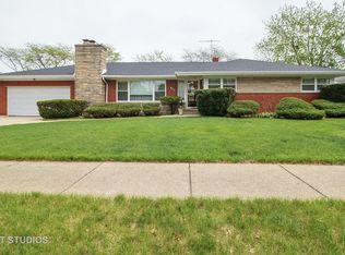 823 Macarthur Dr, Chicago Heights, IL 60411