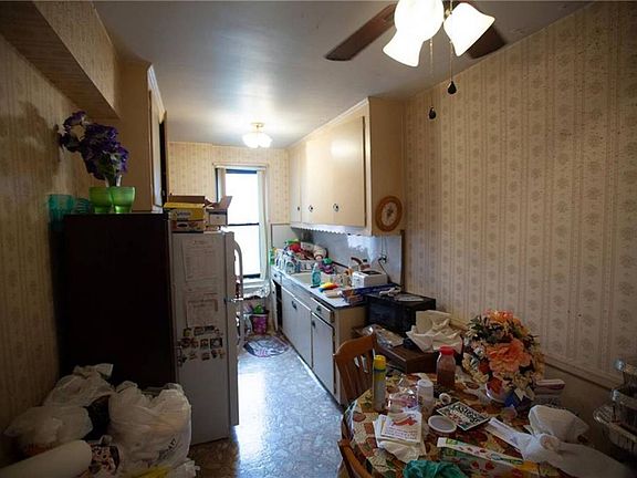 5th image of 2525 W 2nd St APT 3F