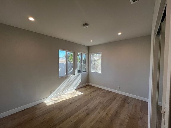 3rd image of 10152 Gaynor Ave