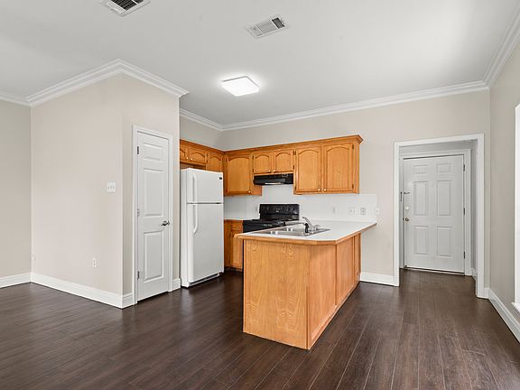 5th image of 13601 Minton Ln #7