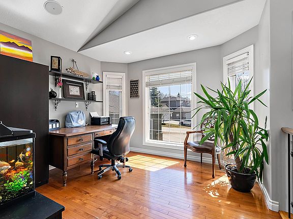 2nd image of 28 Woods Pl