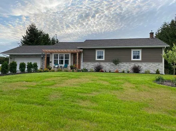 251 19th Ave, Madawaska, ME 04756