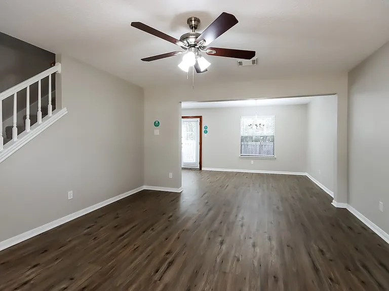 4010 Hunnington Dr — Photo 5