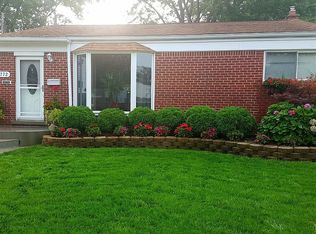 27772 Rialto St, Madison Heights, MI 48071