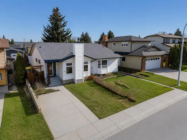 96 S Jensen Cres NE, Airdrie, AB T4B 1N8