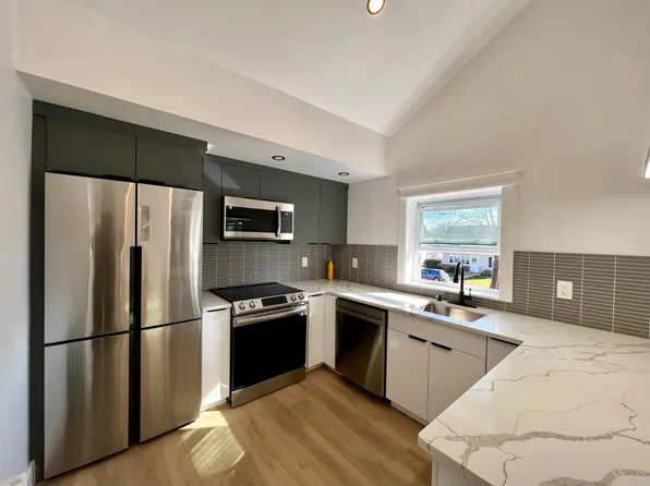 58 Caldwell St, Huntington Station, NY