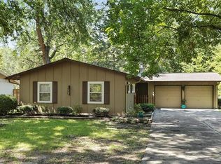 7608 Tomahawk Rd, Prairie Village, KS 66208