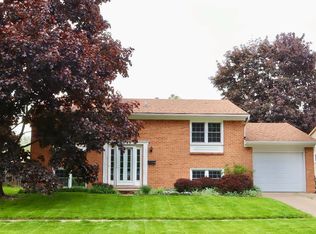 1701 Sheffield Dr, Ypsilanti, MI 48198