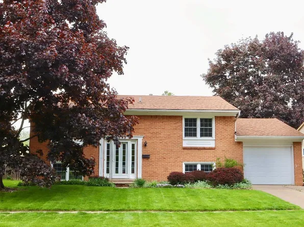 1701 Sheffield Dr, Ypsilanti, MI 48198