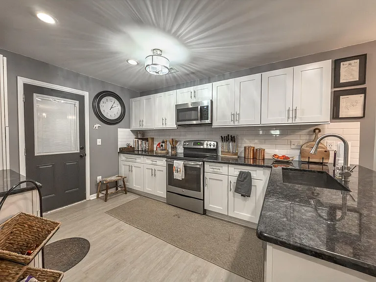 202 Gibbon Ct — Photo 5
