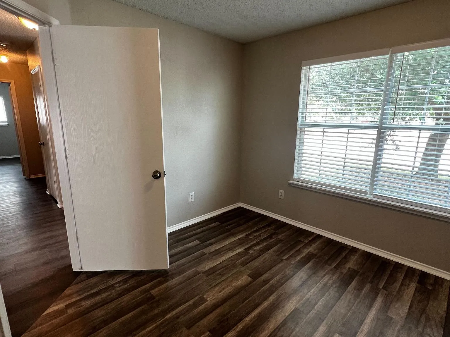3 bed, 1637 sqft, $2,035 — Photo 2