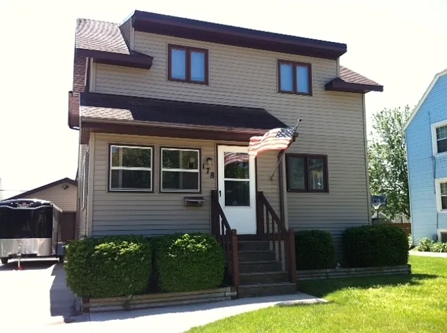 178 E Bank St photo 1