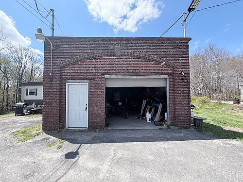 187-199 Old Loomis Rd #A Photo 1