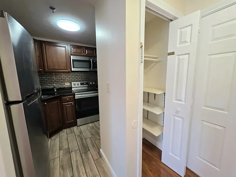 230 Willard St #407 — Photo 10