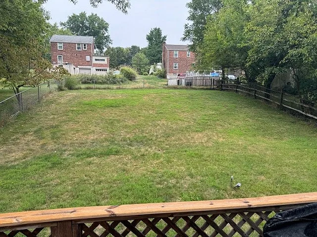 411 Glenrock Dr — Photo 2