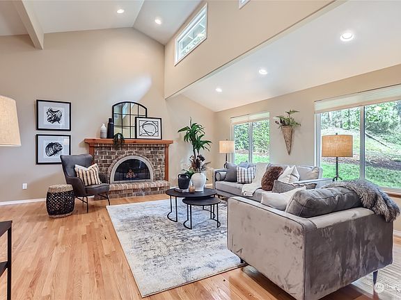 4th image of 17619 194th Avenue NE