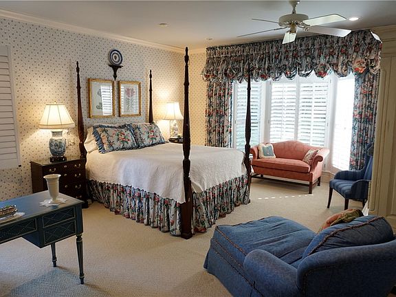5th image of 804 Cherokee Cir