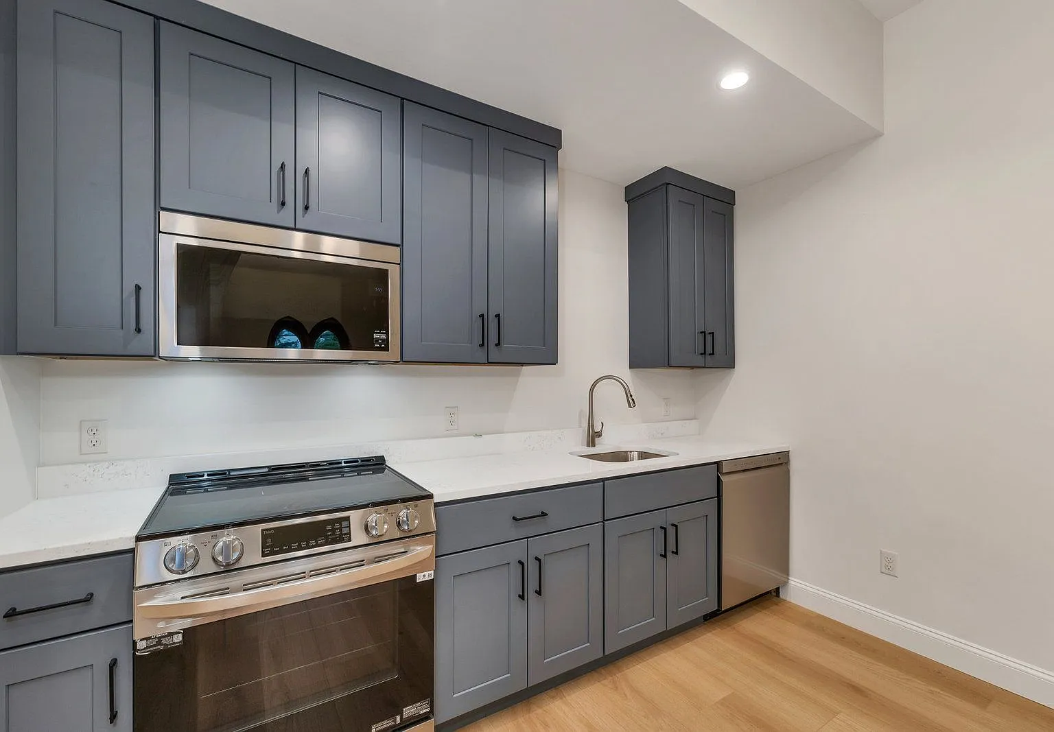 2 bed, 2.0 bath, 800 sqft, $2,695 — Photo 3