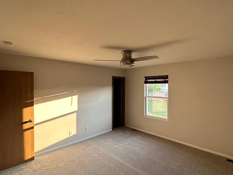 1711 SW Valley View Ct — Photo 9