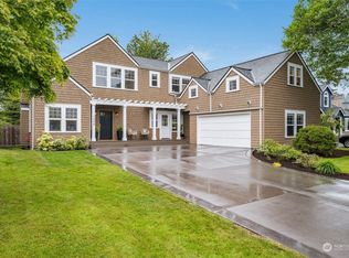 1006 Cherry Ave NE, Bainbridge Island, WA