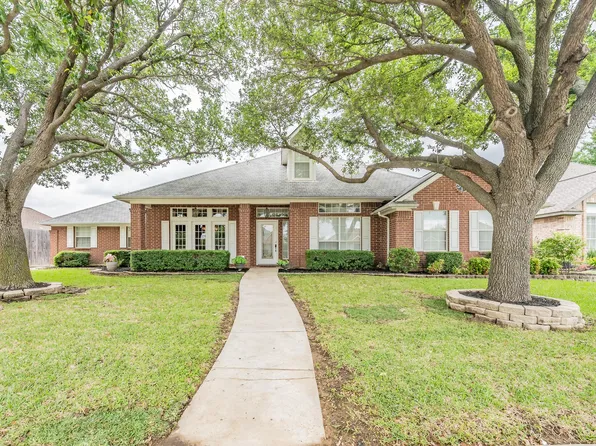 8205 Fin Wood Ct, North Richland Hills, TX 76182