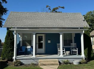 607 W End Ave, Paris, IL 61944