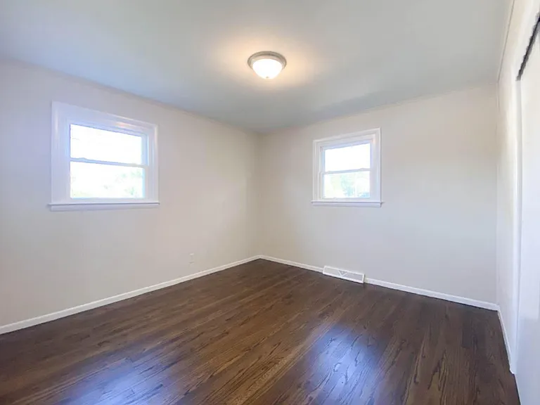 622 Fairmount Dr — Photo 11