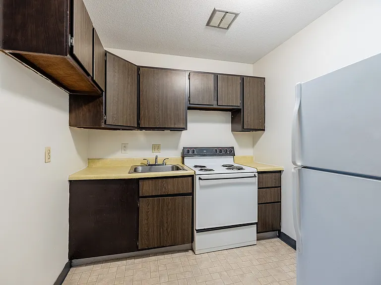 1114 G St #6 — Photo 6