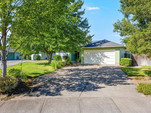 3031 Cheltenham Way, Medford, OR 97504