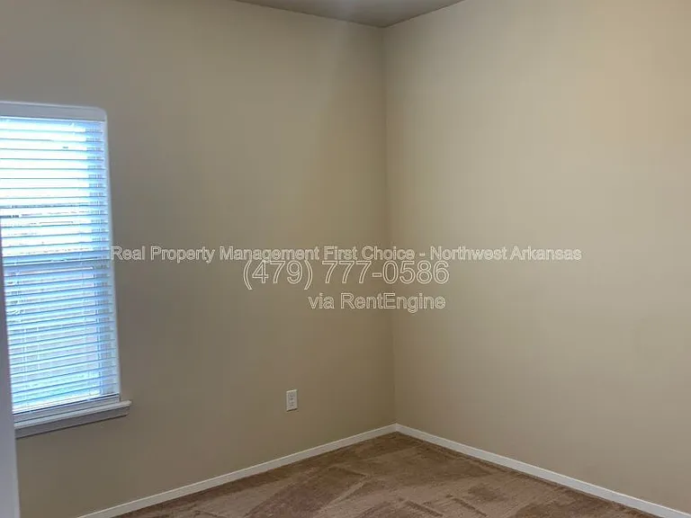 4401 Gallatine Ave — Photo 12