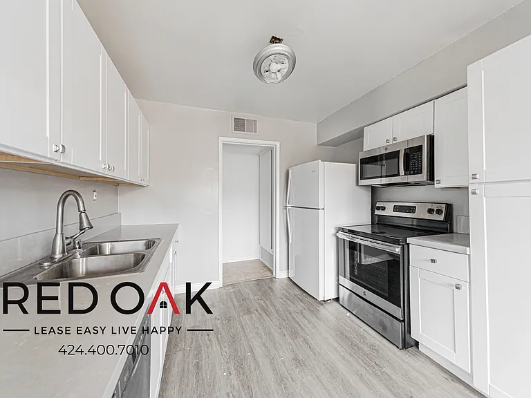 10741 Moorpark St #30 — Photo 7