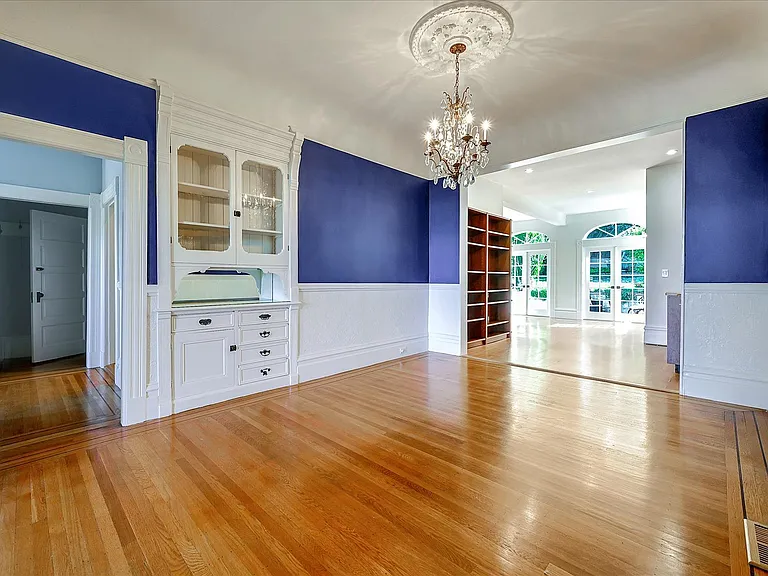 525 Liberty St — Photo 15