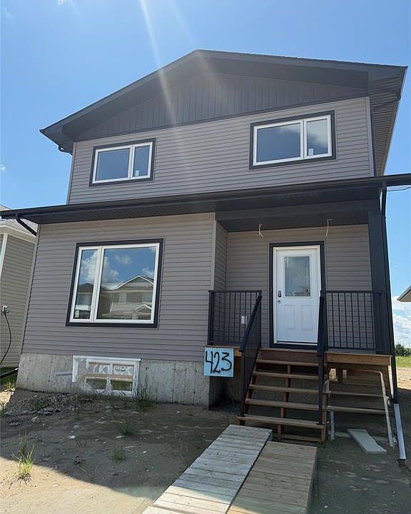 1st image of 423 Eldorado STREET