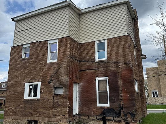 2nd image of 115 N 9th St