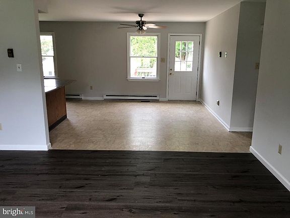 5th image of 204 Delaware Ave