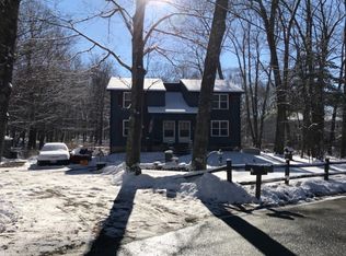 69 Lake George Rd, Wales, MA 01081