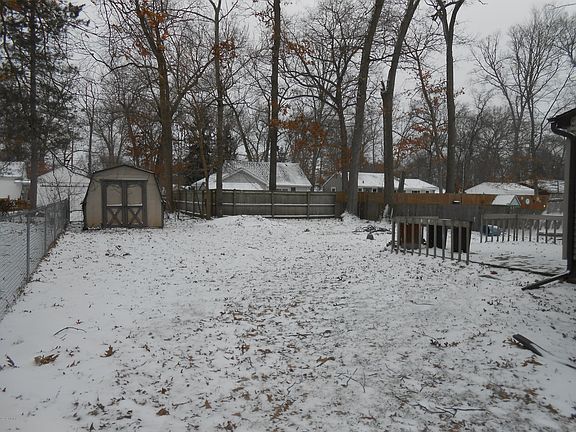 3rd image of 192 Spaulding Ave W