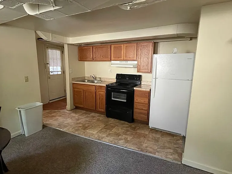 1212 Willard St — Photo 3