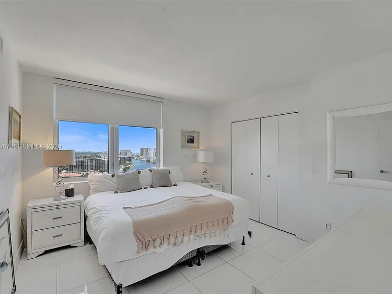 2600 E Hallandale Beach Blvd #T1902 — Photo 20