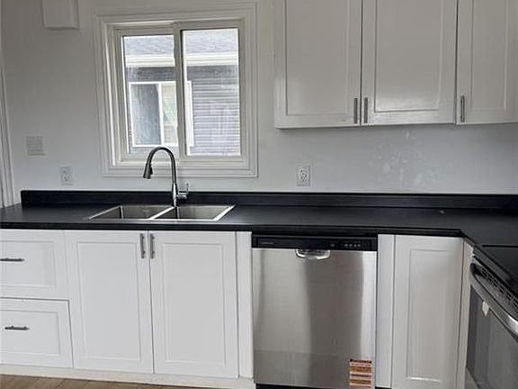3rd image of 819 Frank Ave #2