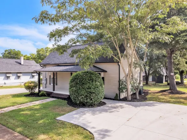 901 S 5th St, Easley, SC 29640