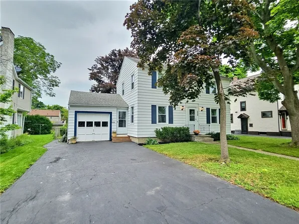 350 Scholfield Rd, Rochester, NY 14617