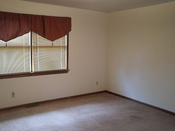 4th image of 1786 Shawnee Dr