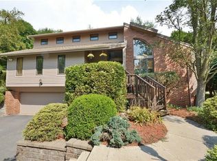 202 Deer Meadow Dr, Pittsburgh, PA 15241