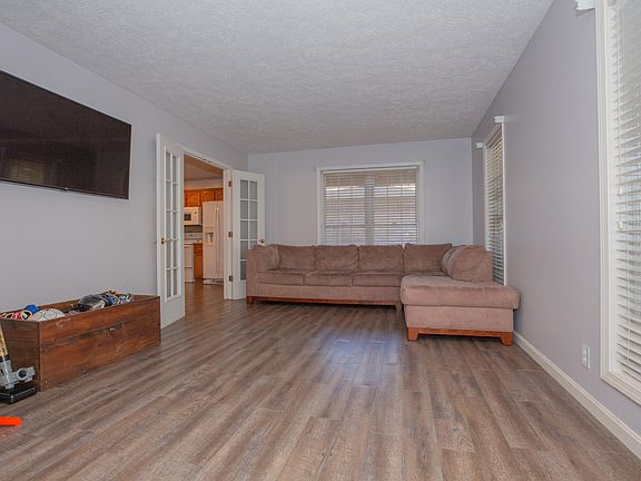2nd image of 3901 Farrington Dr