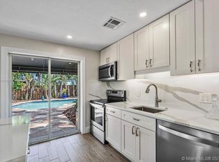 5432 NE 2nd Ave, Oakland Park, FL 33334